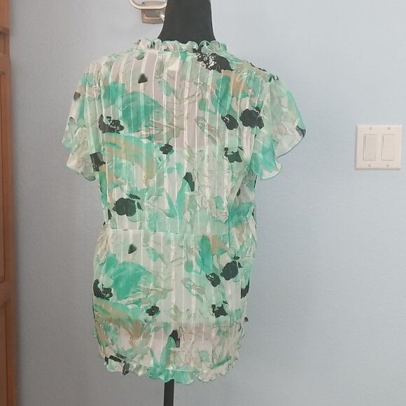 Dress Barn 2-piece top set - Picture 3 of 6